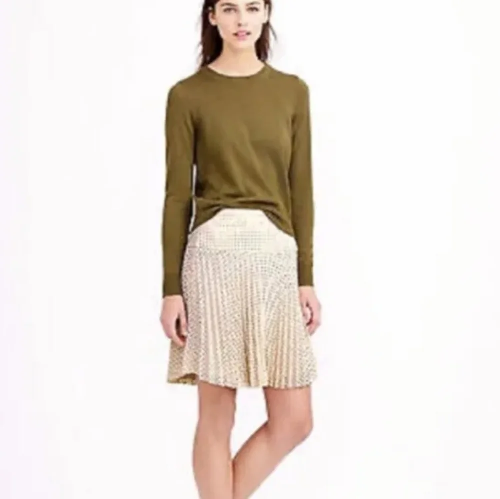 NWOT J.Crew Laser-Cut Pleated Women’s Skirt In Beige Size 6